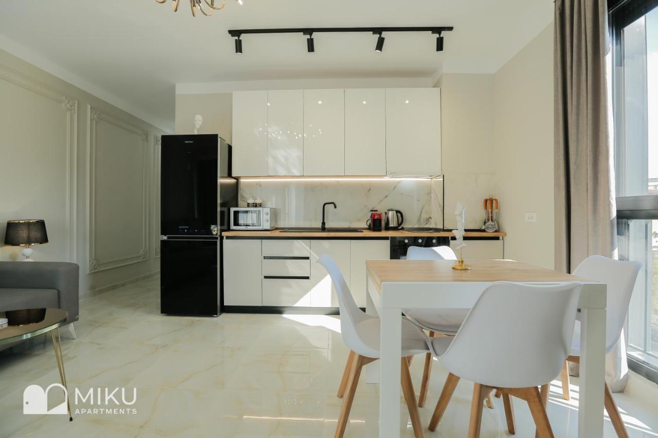 Miku Apartment - Lovely 1 Bedroom Spectacular View Tirana Esterno foto