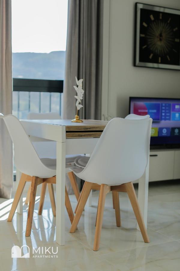 Miku Apartment - Lovely 1 Bedroom Spectacular View Tirana Esterno foto