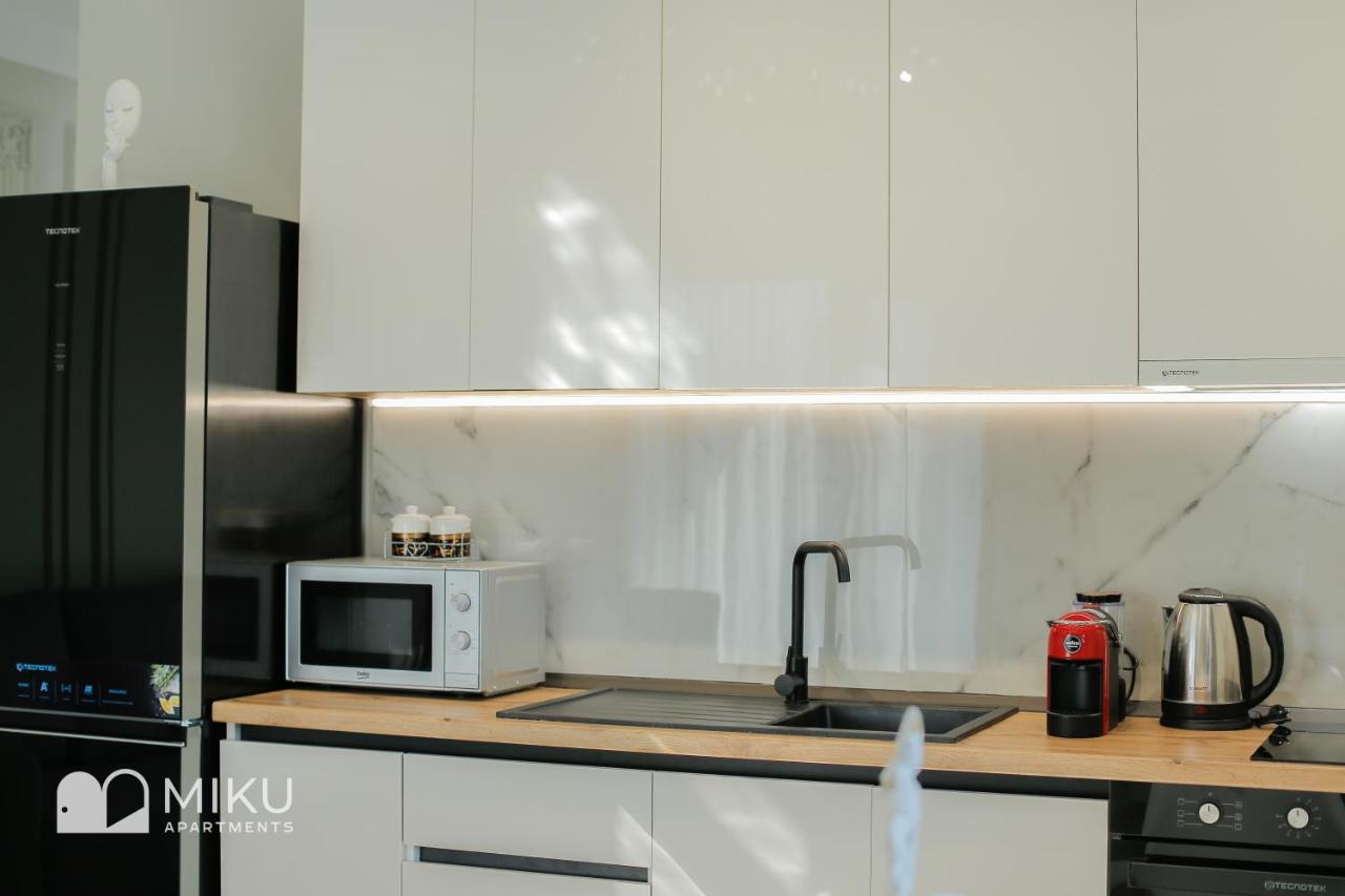 Miku Apartment - Lovely 1 Bedroom Spectacular View Tirana Esterno foto