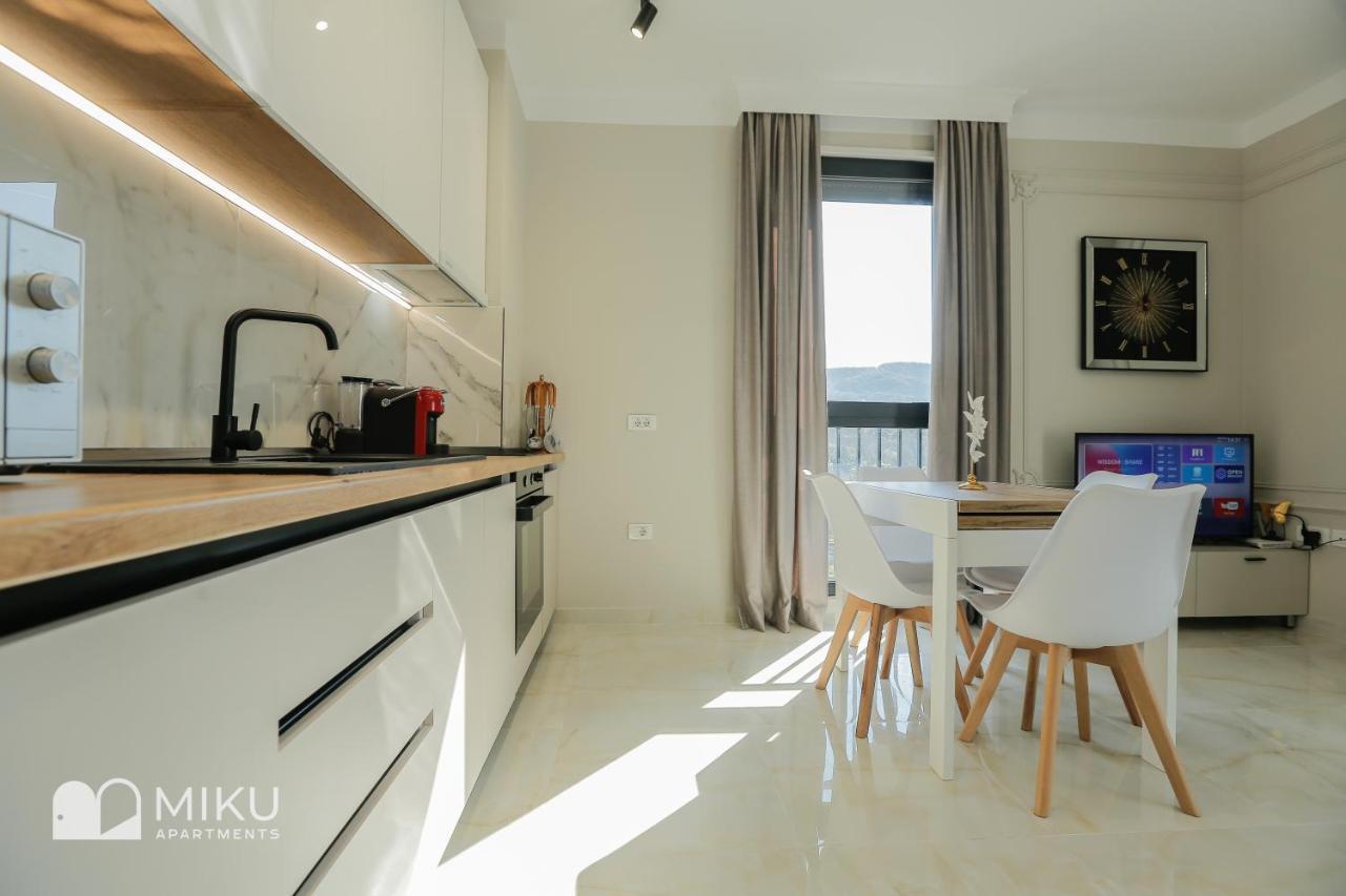 Miku Apartment - Lovely 1 Bedroom Spectacular View Tirana Esterno foto