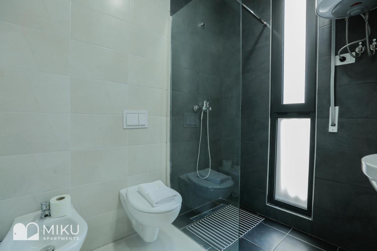 Miku Apartment - Lovely 1 Bedroom Spectacular View Tirana Esterno foto