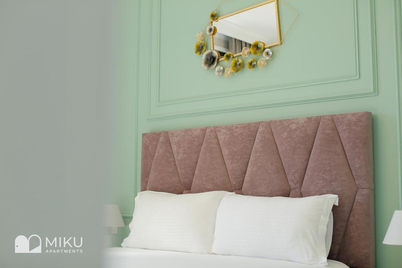 Miku Apartment - Lovely 1 Bedroom Spectacular View Tirana Esterno foto
