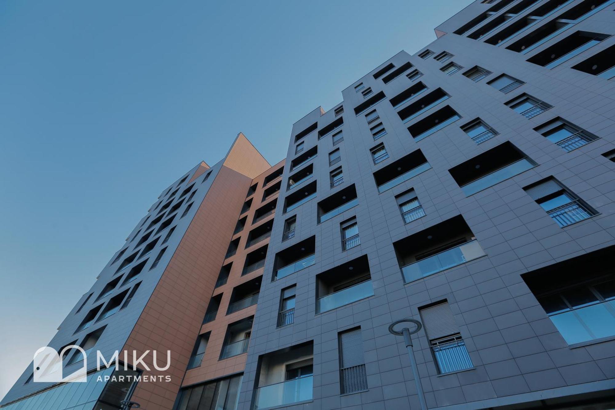 Miku Apartment - Lovely 1 Bedroom Spectacular View Tirana Esterno foto